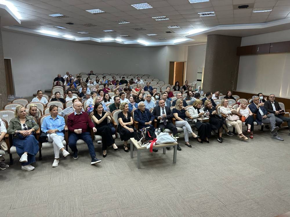  Hemşire Nebahat Salman için emeklilik töreni düzenlendi. 